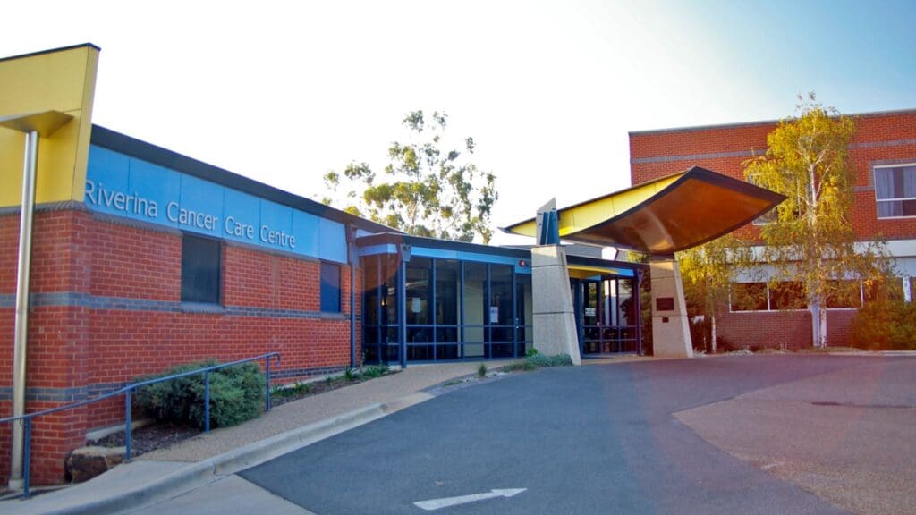 Photo of outside the entrance to the Riverina Cancer Centre